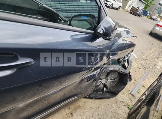 Photo 2 of 10: 2019 Hyundai Kona Electric, VIN KMHK281GFKU057157 — Korean insurance auction