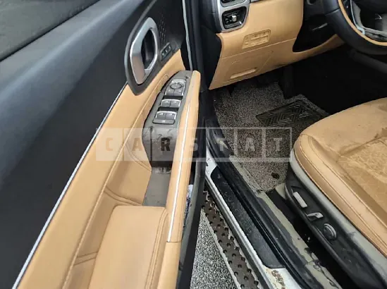 Photo 2 of 18: 2023 Kia Sorento — Korean insurance auction
