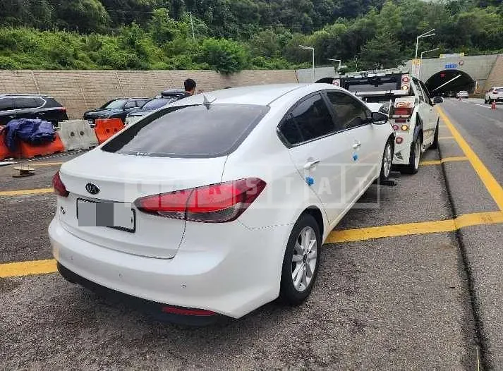 Photo 2 of 11: 2017 Kia Cz — Korean insurance auction
