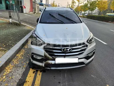Photo 1 of 14: 2017 Hyundai Santa Fe, VIN KMHSW81UBHU743936 — Korean insurance auction