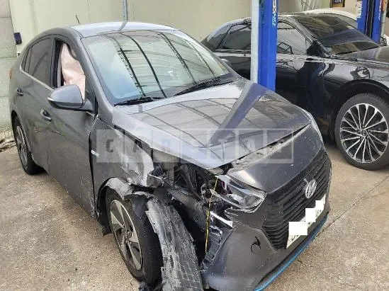 Photo 2 of 8: 2017 Hyundai IONIQ Hybrid (IONIQ Hybrid), VIN KMHC851CGHU016421 — Korean insurance auction