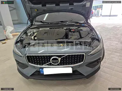 Photo 1 of 17: 2022 Volvo V60CCB5 AWD, VIN YV1ZZL12CN1095108 — Korean insurance auction