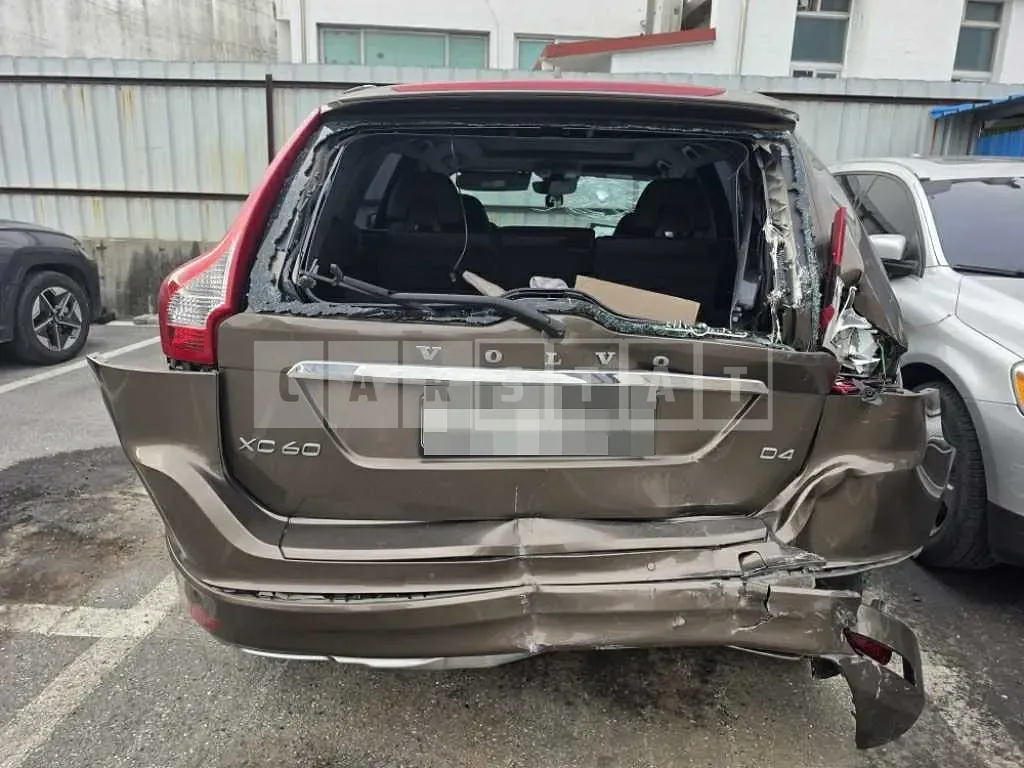 Photo 2 of 14: 2015 Volvo XC60D4 — Korean insurance auction