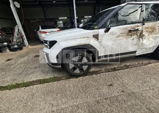 Photo 2 of 50: 2025 Hyundai Santa Fe — Korean insurance auction