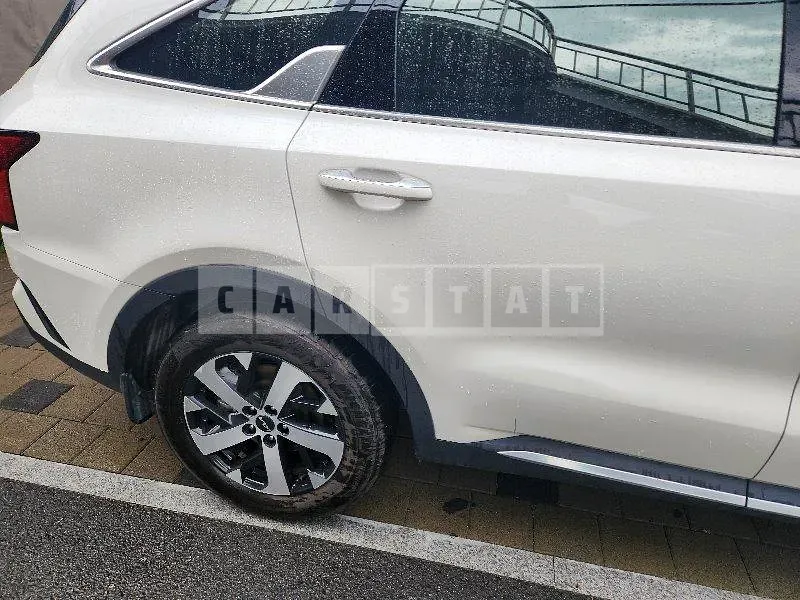 Photo 2 of 21: 2022 Kia Sorento, VIN KNARF81FGNA157480 — Korean insurance auction
