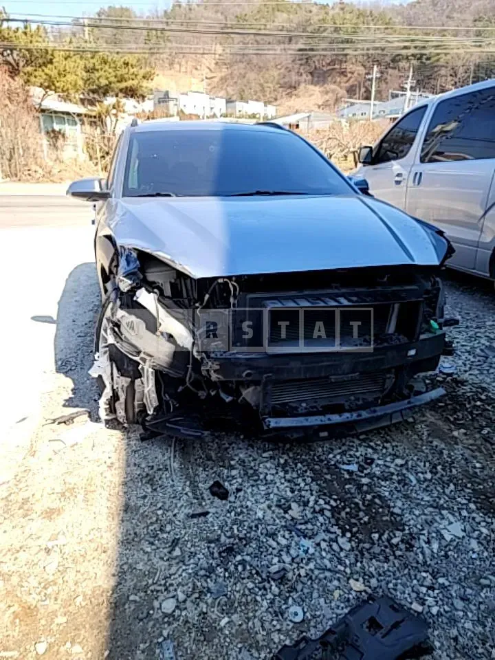 Photo 2 of 29: 2018 Hyundai Kona 1.6, VIN KMHK3816GJU074316 — Korean insurance auction