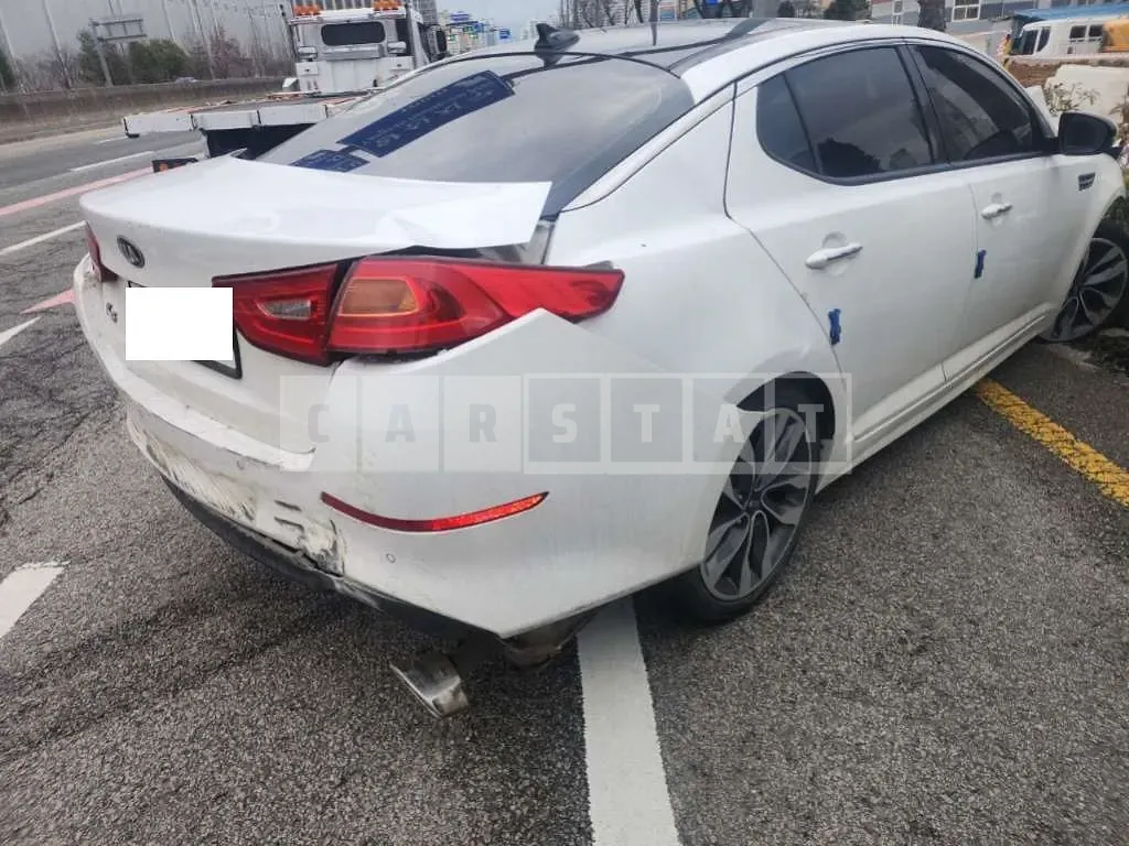 Photo 2 of 11: 2015 Kia K5, VIN KNAGM419BFA639229 — Korean insurance auction