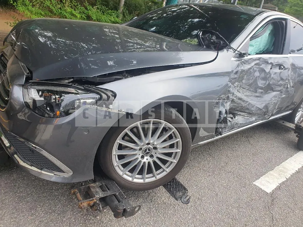 Photo 2 of 32: 2023 Mercedes-Benz E250 — Korean insurance auction