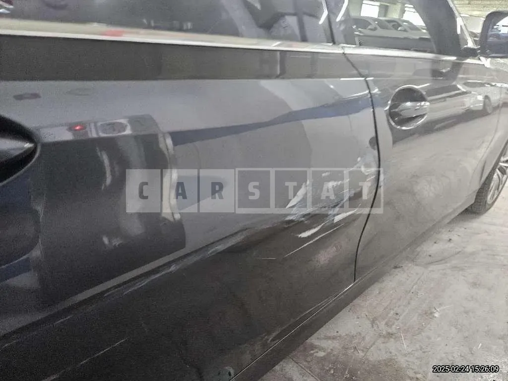 Photo 3 of 3: 2020 BMW (parts) 320i Luxury Door — Korean insurance auction