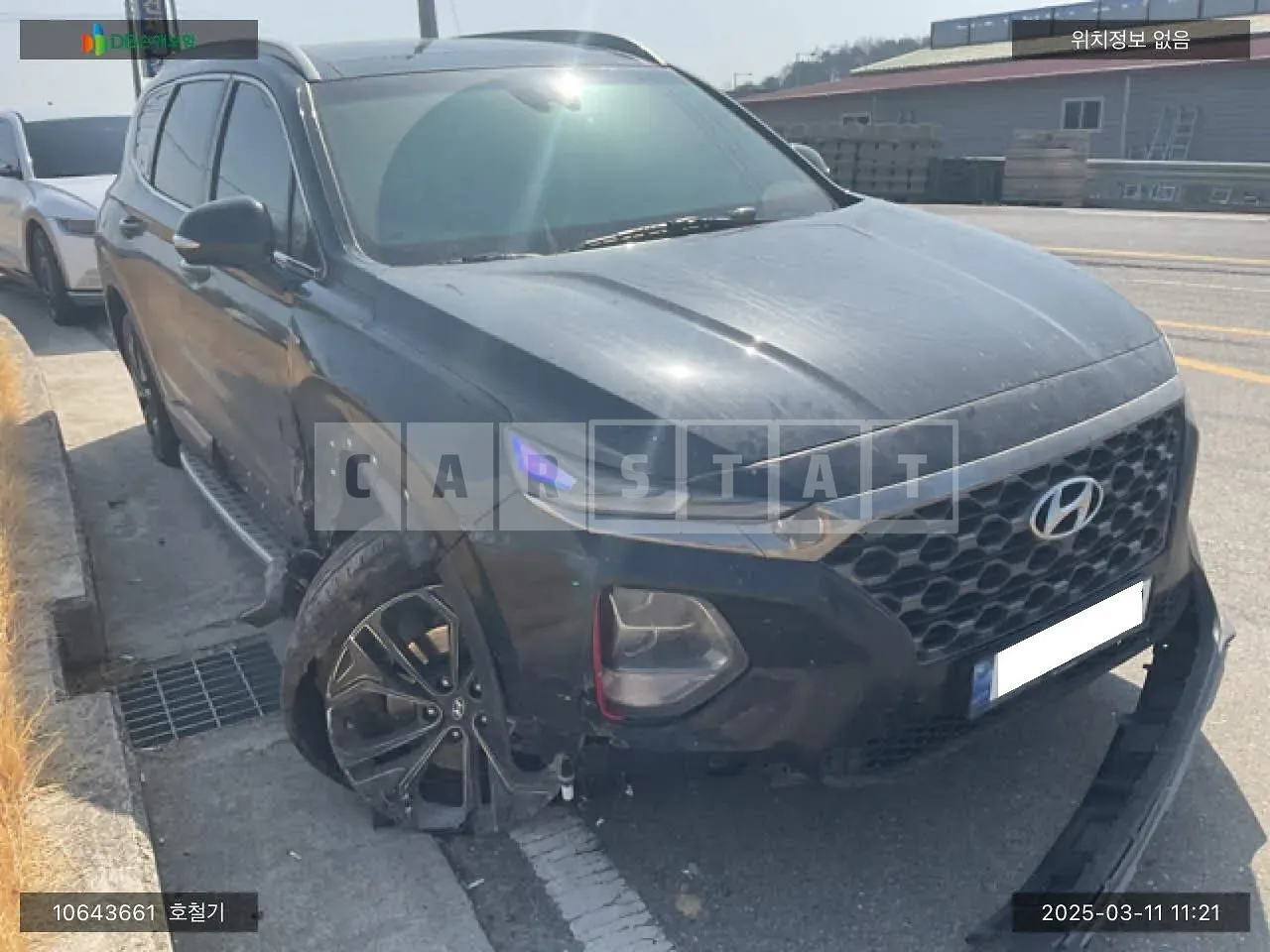 Photo 2 of 11: 2018 Hyundai Santa Fe, VIN KMHS381CDKU041854 — Korean insurance auction