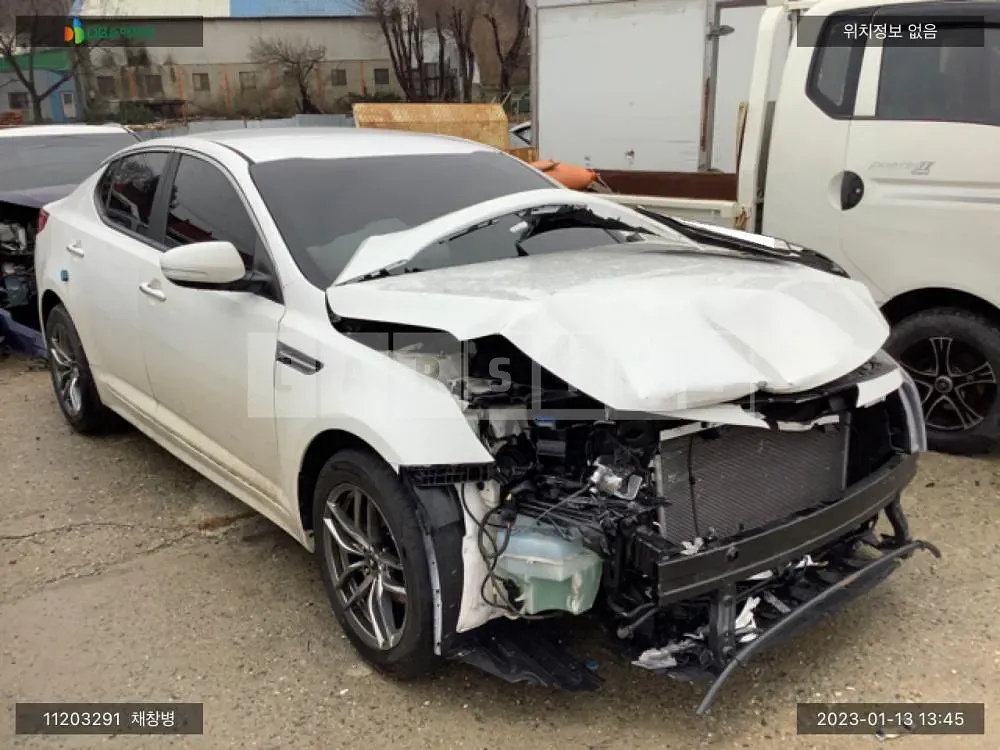 Photo 2 of 8: 2015 Kia K5, VIN KNAGN418BFA625733 — Korean insurance auction