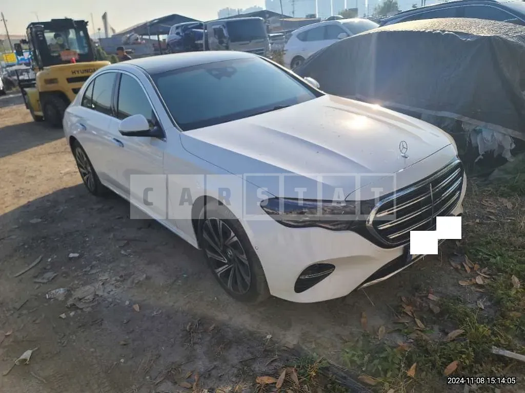 Photo 2 of 50: 2024 Mercedes-Benz E300 4Matic — Korean insurance auction