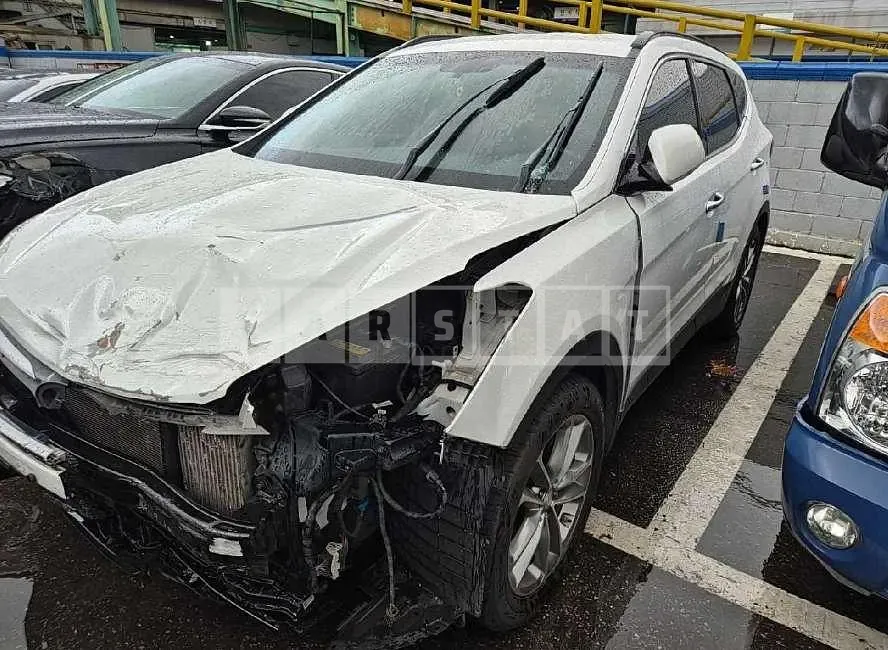 Photo 2 of 11: 2017 Hyundai Santa Fe DM — Korean insurance auction