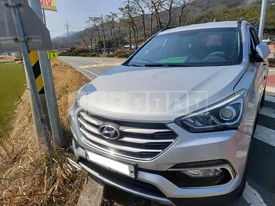 Photo 1 of 6: 2015 Hyundai Santa Fe, VIN KMHSW81UBGU587309 — Korean insurance auction