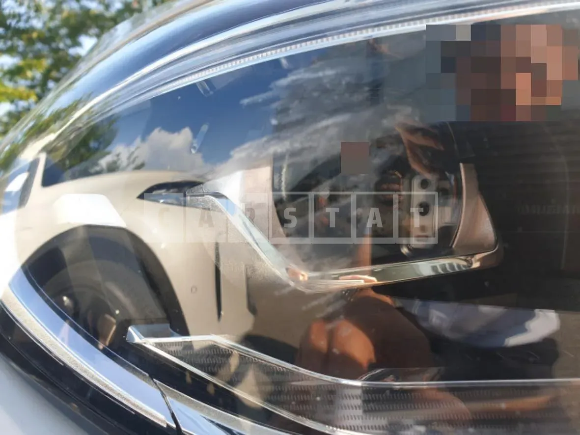 Photo 3 of 3: 2021 BMW (parts) 320i Headlamp — Korean insurance auction
