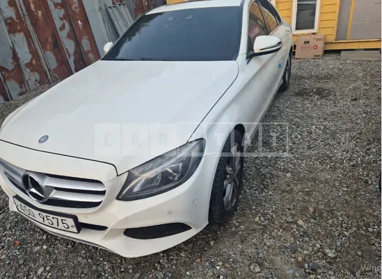 Photo 2 of 5: 2017 Mercedes-Benz C 200 — Korean insurance auction