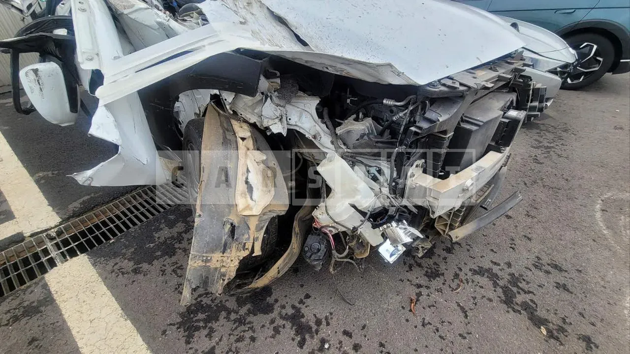 Photo 2 of 14: 2018 Hyundai Kona Electric, VIN KMHK381GFKU007590 — Korean insurance auction