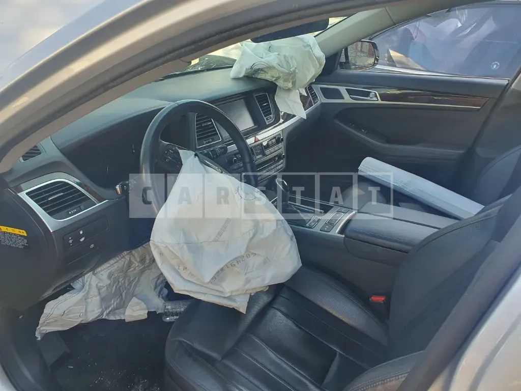 Photo 2 of 5: 2015 Genesis 3.3 — Korean insurance auction