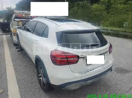 Photo 2 of 30: 2019 Mercedes-Benz GLA220 — Korean insurance auction