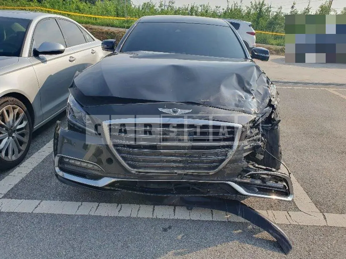 Photo 2 of 52: 2018 Genesis G80, VIN KMHGN41EDJU279272 — Korean insurance auction