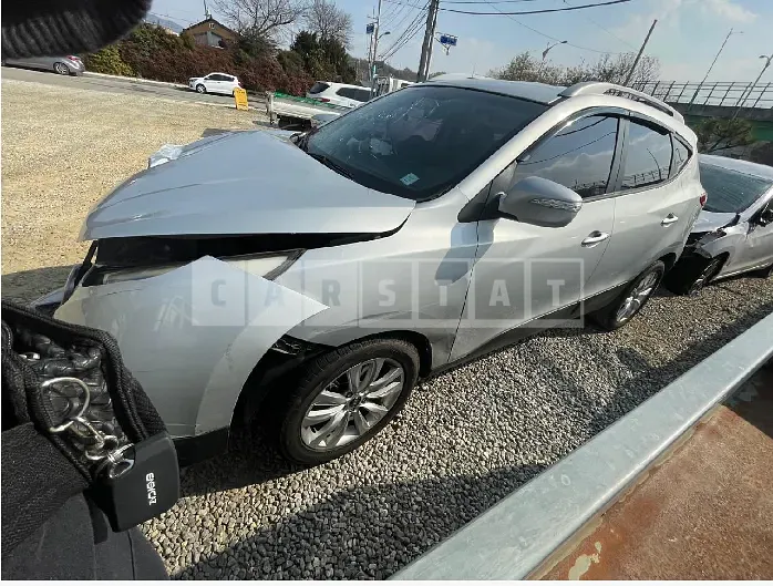 Photo 2 of 10: 2015 Hyundai Tucson, VIN KMHJT81VBFU976985 — Korean insurance auction