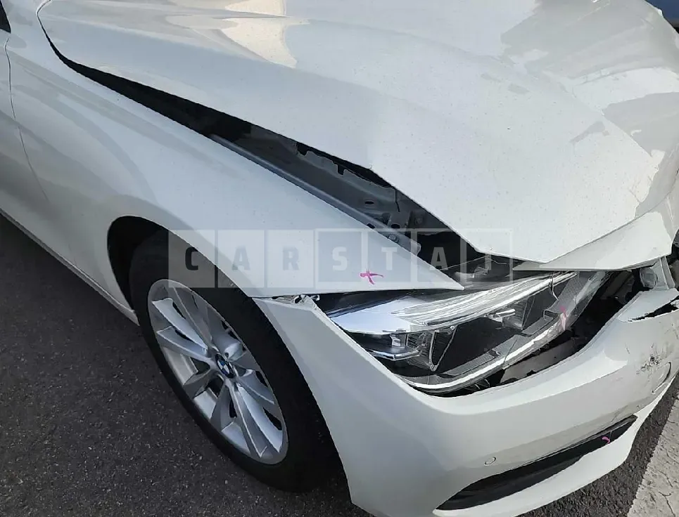 Photo 2 of 10: 2016 BMW 320d, VIN WBA8C5103GK636106 — Korean insurance auction