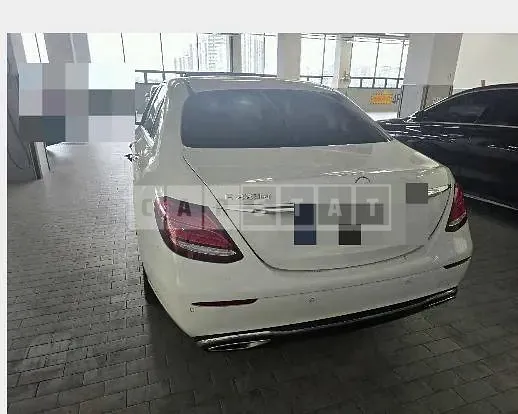 Photo 2 of 14: 2017 Mercedes-Benz E220 d — Korean insurance auction