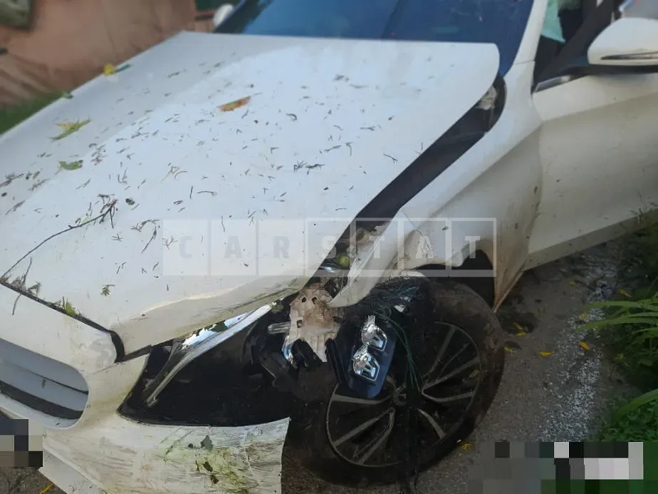 Photo 2 of 18: 2019 Mercedes-Benz C200 — Korean insurance auction