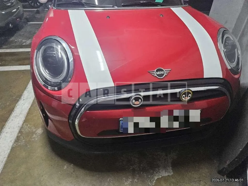Photo 2 of 17: 2023 MINI Cooper — Korean insurance auction