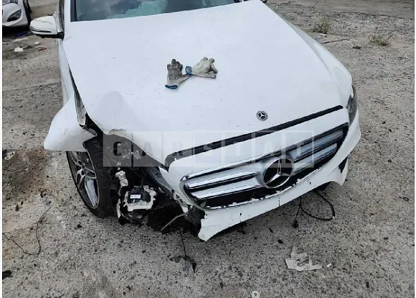 Photo 2 of 14: 2018 Mercedes-Benz E 300 — Korean insurance auction