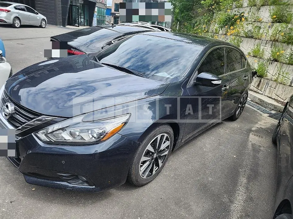 Photo 2 of 10: 2018 Nissan Altima — Korean insurance auction