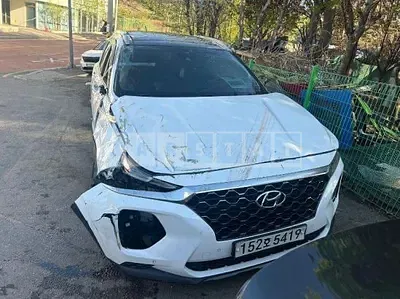 Photo 1 of 50: 2020 Hyundai Santa Fe — Korean insurance auction