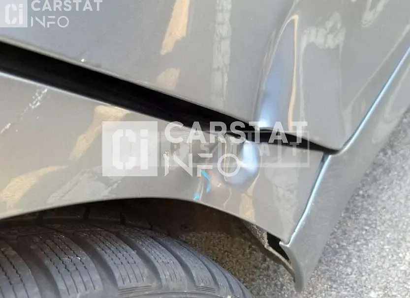 Photo 2 of 11: 2018 BMW 530i, VIN WBAJD3100JB255100 — Korean insurance auction