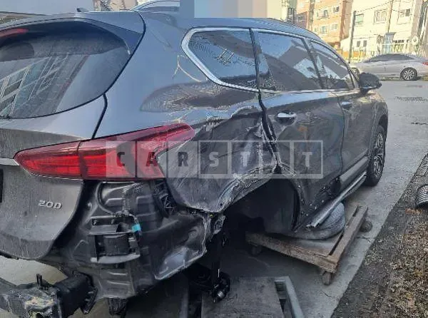 Photo 2 of 13: 2018 Hyundai Santa Fe TM — Korean insurance auction