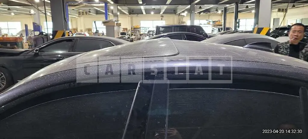 Photo 2 of 34: 2022 BMW 320i, VIN WBA5X5103NFN22233 — Korean insurance auction