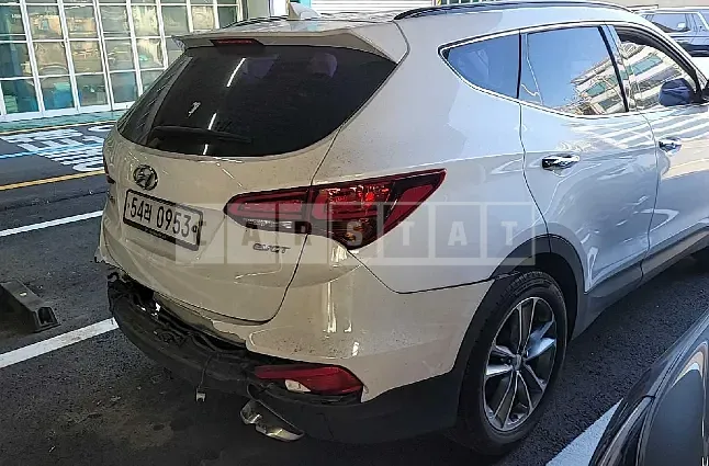 Photo 2 of 10: 2016 Hyundai Santa Fe, VIN KMHSW81UBGU625730 — Korean insurance auction
