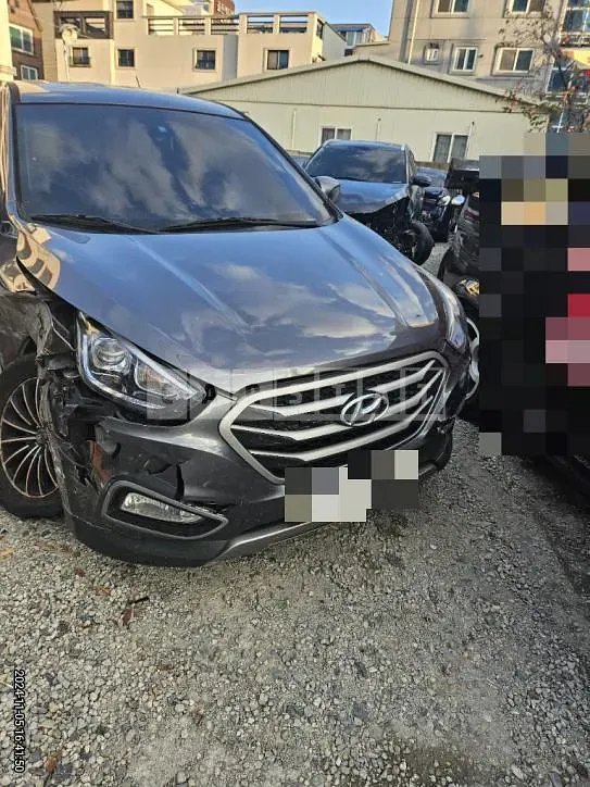 Photo 2 of 10: 2014 Hyundai Tucson ix — Korean insurance auction
