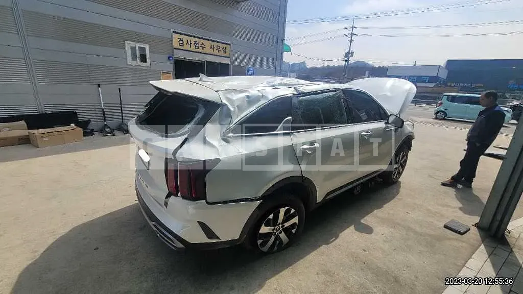 Photo 2 of 20: 2021 Kia Sorento, VIN KNARM81BHMA077153 — Korean insurance auction