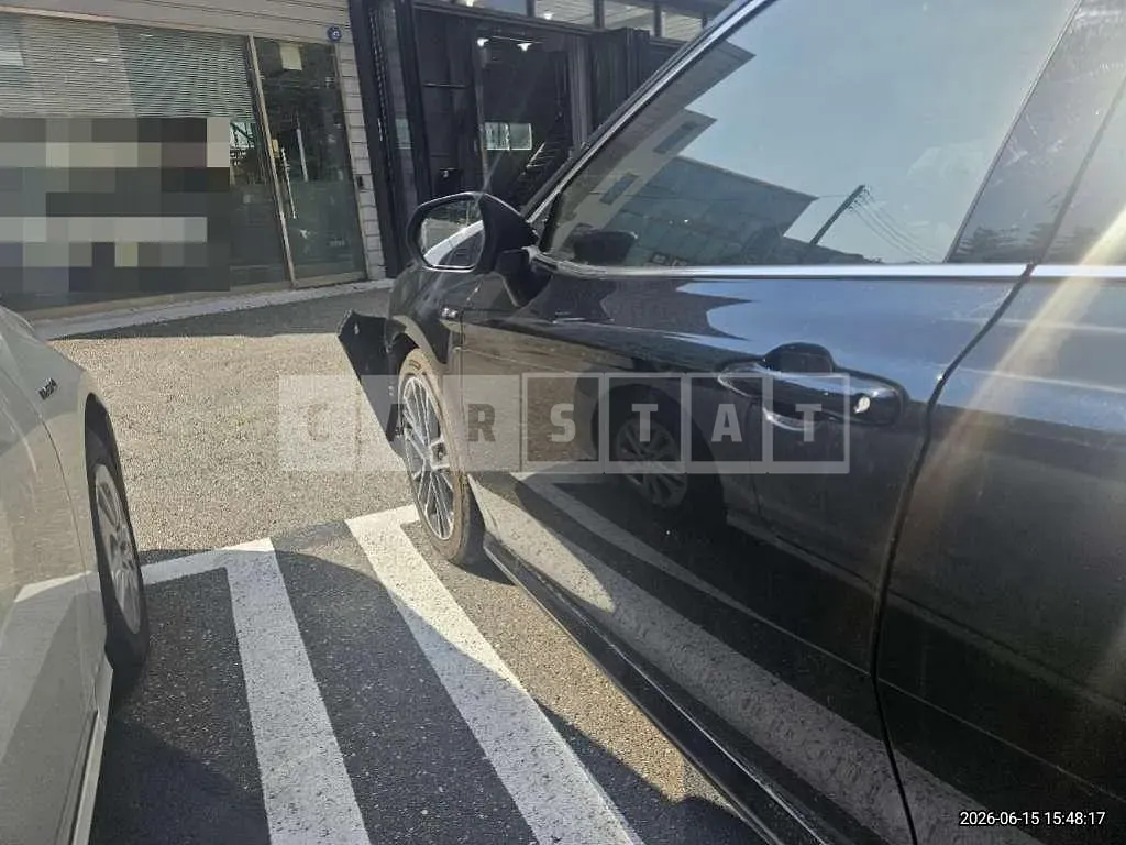 Photo 2 of 19: 2025 Toyota Camry Hybrid — Korean insurance auction