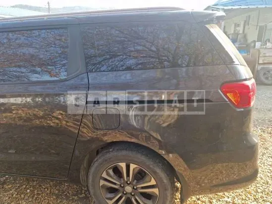 Photo 2 of 8: 2019 Kia Carnival, VIN KNAMB81ABKS486997 — Korean insurance auction