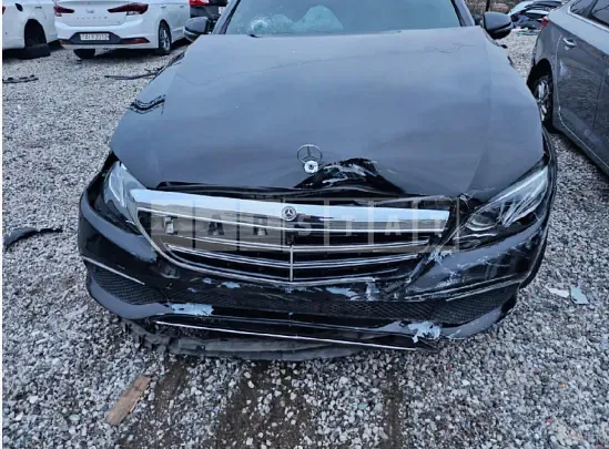 Photo 2 of 26: 2018 Mercedes-Benz E220 d 4Matic — Korean insurance auction