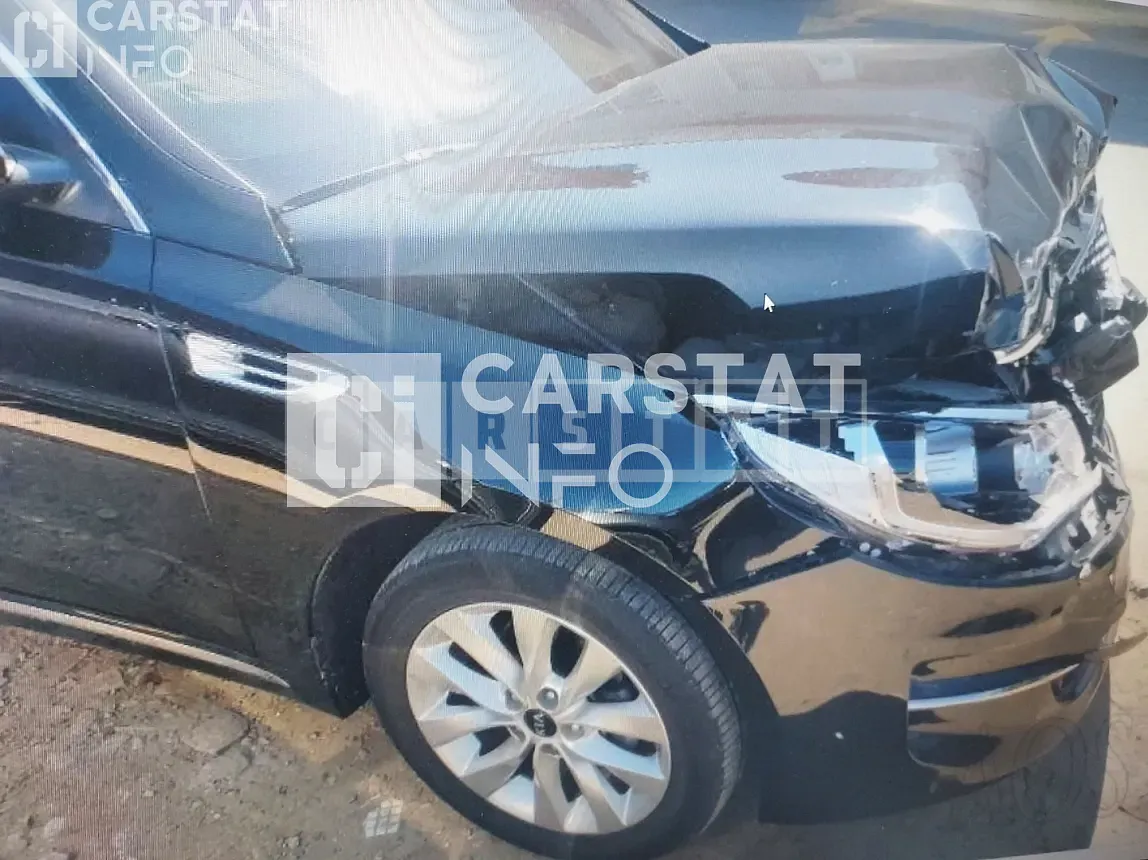 Photo 2 of 10: 2017 Kia K5 — Korean insurance auction