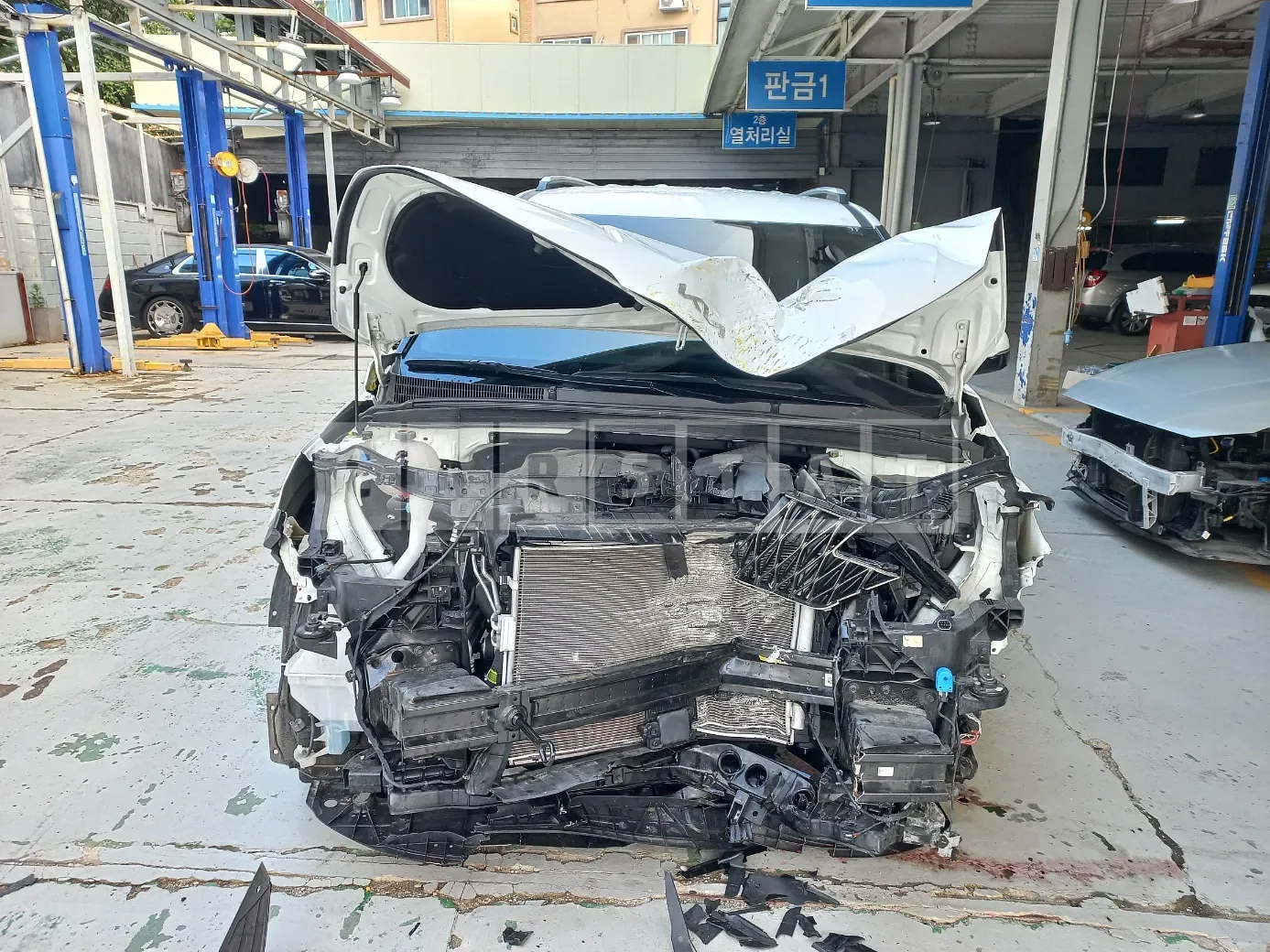 Photo 2 of 16: 2023 Kia Carnival 3.5 Gasoline — Korean insurance auction