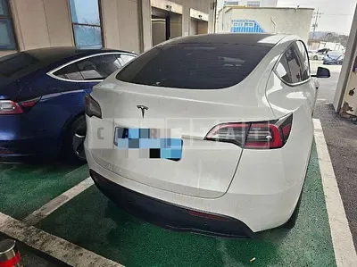 Photo 1 of 12: 2023 Tesla Model Y RWD, VIN LRWYGCFS8RC206099 — Korean insurance auction