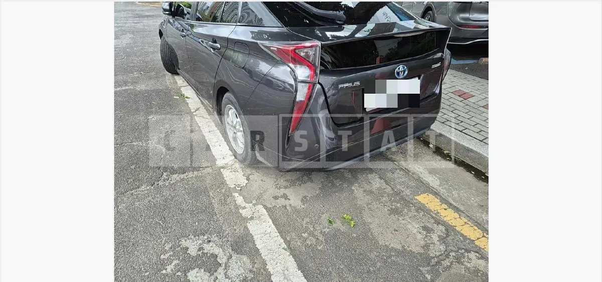Photo 2 of 24: 2016 Toyota Prius — Korean insurance auction