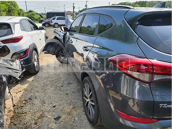 Photo 2 of 8: 2017 Hyundai Tucson, VIN KMHJ381ADHU461179 — Korean insurance auction