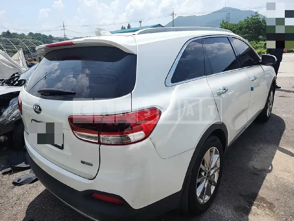Photo 2 of 10: 2016 Kia Sorento 2.2, VIN KNAPK81BBHA289120 — Korean insurance auction