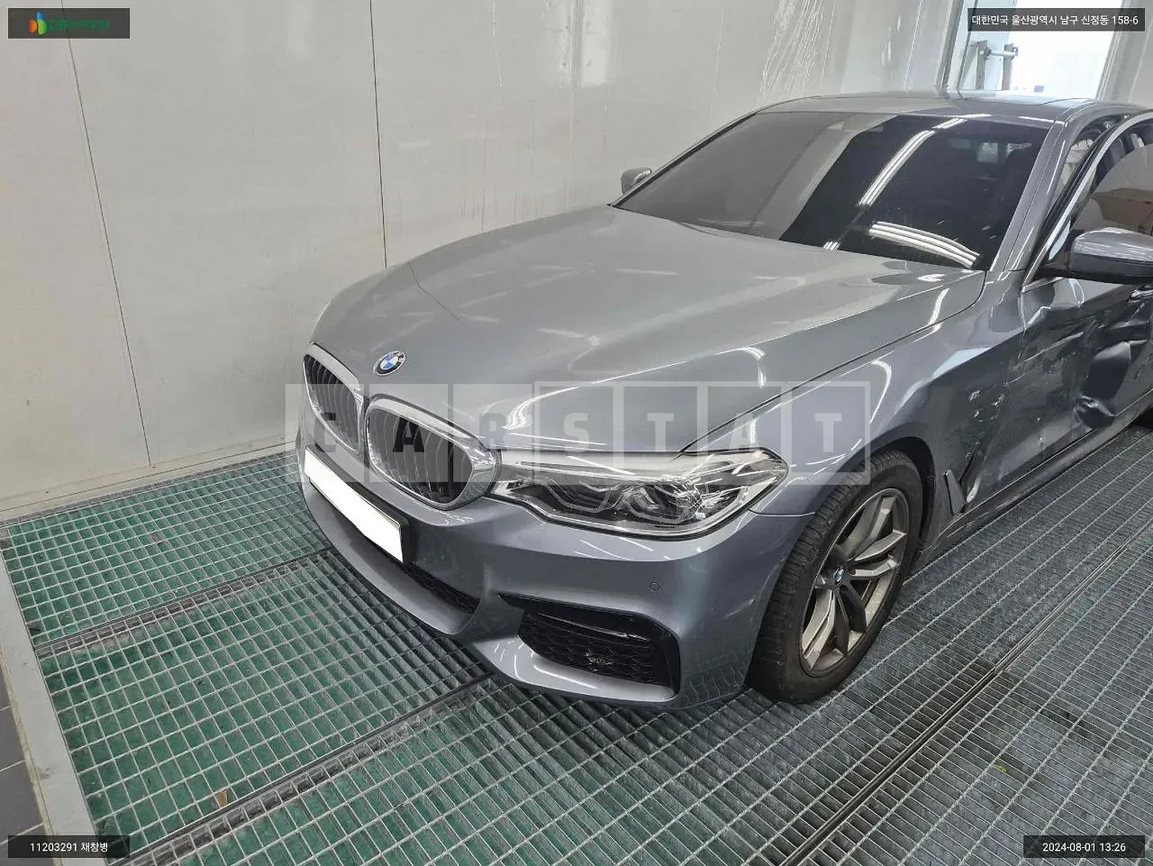 Photo 2 of 14: 2018 BMW 520d xDrive, VIN WBAJC5106JG860997 — Korean insurance auction