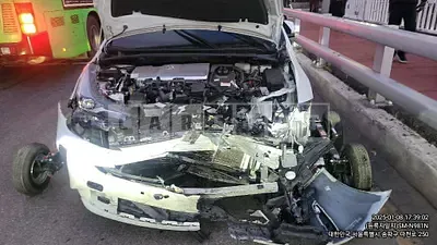 Photo 1 of 6: 2021 Toyota Prius 2WD — Korean insurance auction