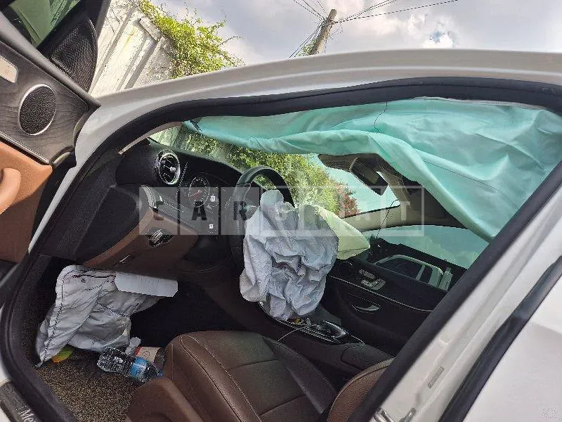 Photo 2 of 6: 2016 Mercedes-Benz E220 d — Korean insurance auction